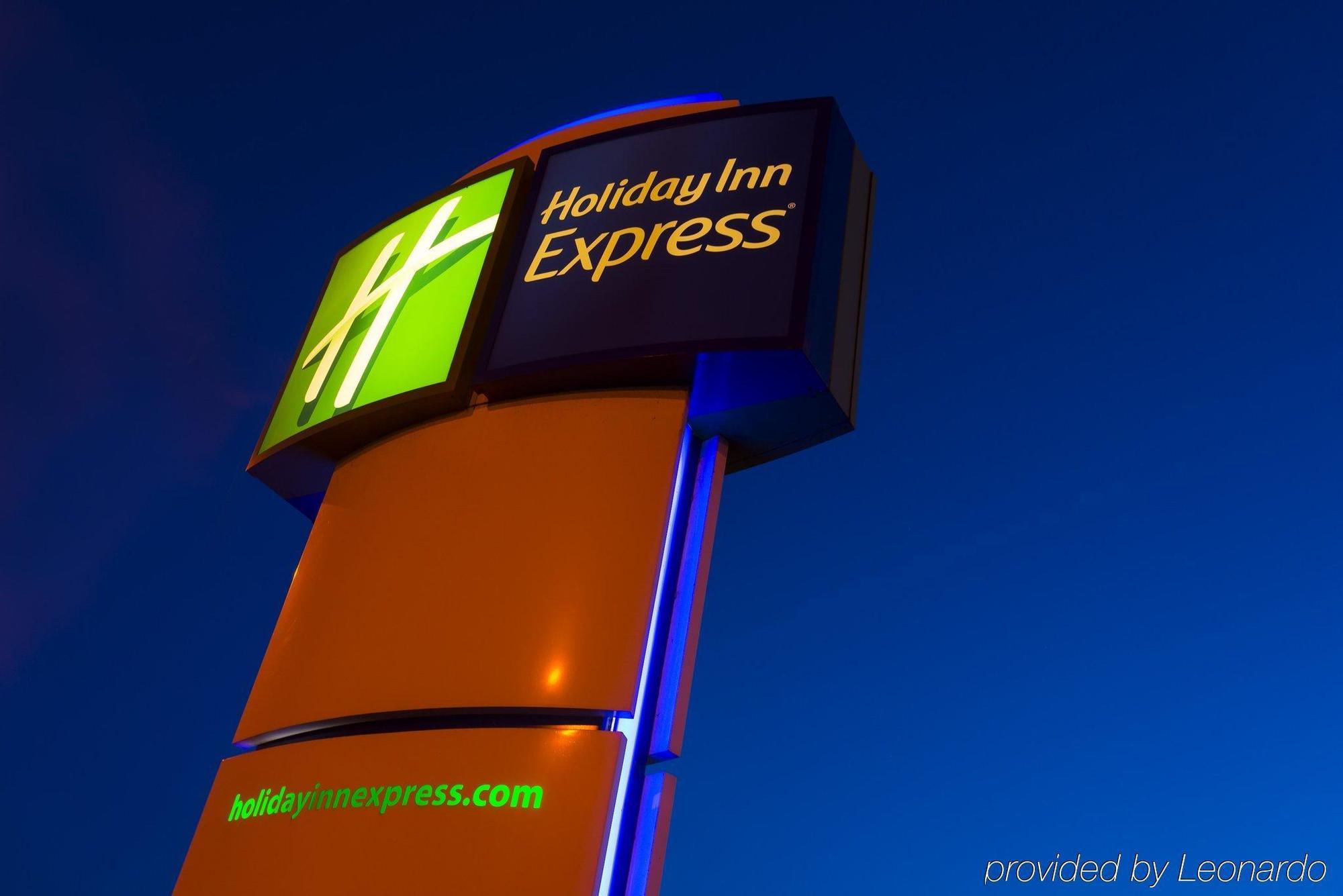 Holiday Inn Express Northampton - South, An Ihg Hotel Exteriér fotografie